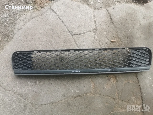 Решетка Тойота Аурис 2010 фейс