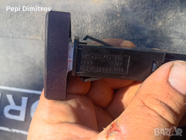 Бутон за аварийни светлини VOLVO V70 II (SW) 9441045 , снимка 3 - Части - 53832623