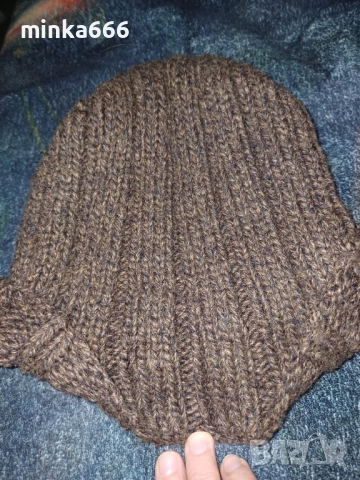 Ръчно плетена топла мъжка шапка, снимка 2 - Шапки - 52869277