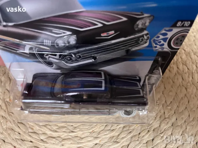 Hotwheels IMPALA, снимка 4 - Колекции - 49849323
