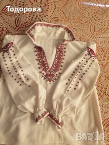 Детска,юношеска  риза от народна носия.Богато везана, снимка 3 - Антикварни и старинни предмети - 45851659