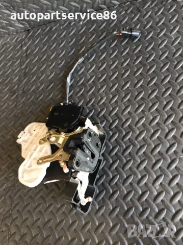 Механизъм на бравата на предната лява врата за KIA Carnival (2006–2010) 81310-4D050