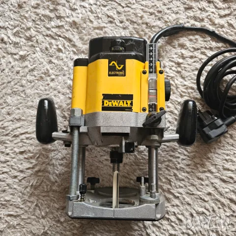 Dewalt DW625E оберфреза 2000W, снимка 1 - Други машини и части - 48539579