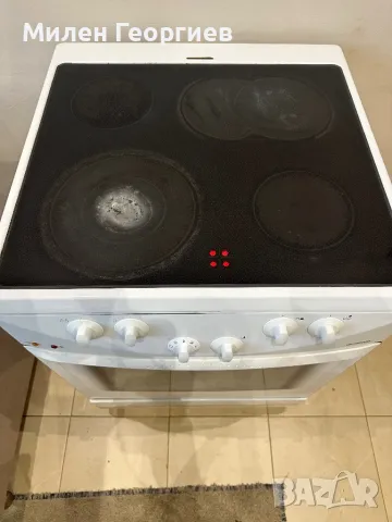 Готварска печка с керамичен плот, снимка 2 - Печки, фурни - 50389031