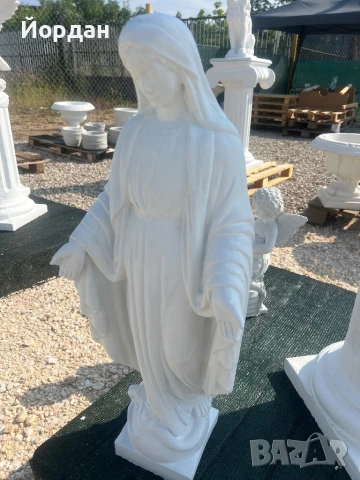 Градинска фигура Дева Мария 