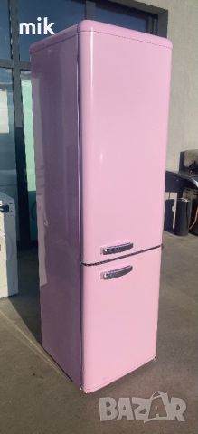 Розов Хладилник с фризер , снимка 1 - Хладилници - 45189803