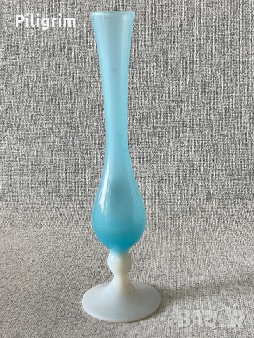 Ваза от опалово стъкло за едно цвете, Италия., снимка 3 - Вази - 53792253