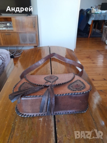 Стара дамска кожена чанта #28