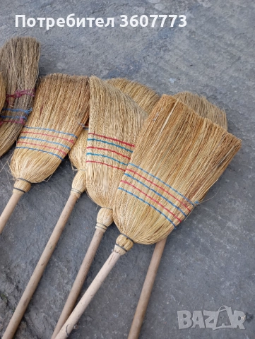 Метла с дървена дръжка , снимка 2 - Градински инструменти - 52833836