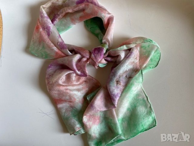 Копринен шал/  кърпа за глава в розово и светло зелено, снимка 1 - Шалове - 43567455