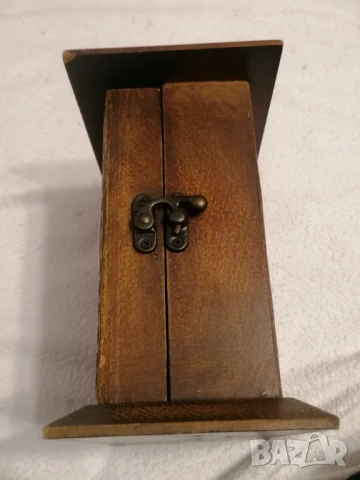 Продавам стар дървен  настолен часовник, снимка 4 - Антикварни и старинни предмети - 53889416