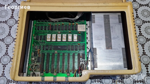 Компютър Правец 82 с контролер за флопи, снимка 3 - За дома - 53275845