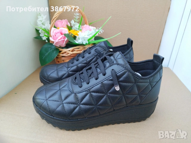 Дамски обувки на платформа 