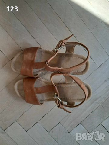 Продавам дамски сандали от естествена кожа на платформа!!, снимка 3 - Сандали - 45933721