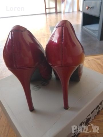 Подарявам актуални дамски обувки лак в бордо, снимка 7 - Дамски обувки на ток - 45751161