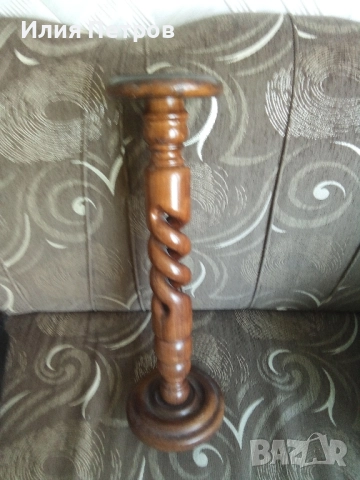 дървена стойка за цветя 