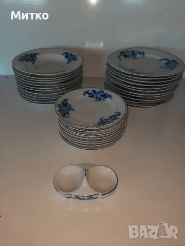 Сервиз от порцеланови чиний с кобалтови рисунки и платинен кант, снимка 3 - Сервизи - 51723757