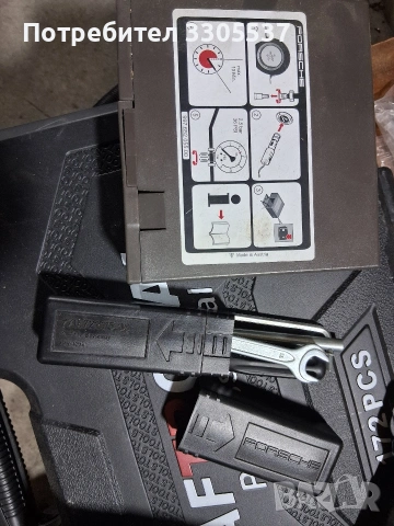 Оригинален компресор за Порше с оригинални инструменти ключ отверка и др , снимка 2 - Аксесоари и консумативи - 53390086