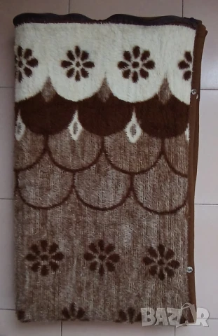 Вълнено двулицево одеало, снимка 4 - Олекотени завивки и одеяла - 51207519