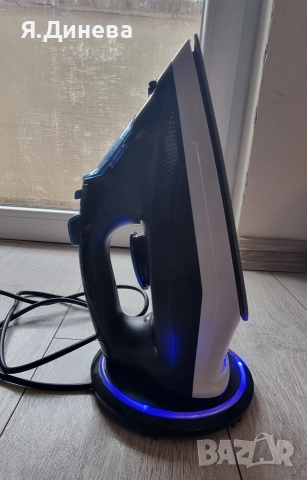 Самузареждаща ютия за части 