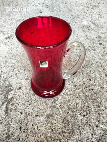 Червена ваза, снимка 1 - Антикварни и старинни предмети - 45604438
