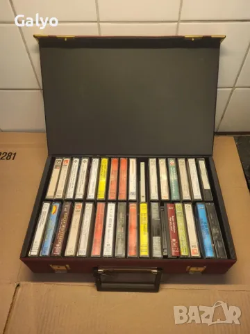 Стар Ретро Куфар за аудиокасети 32 броя 