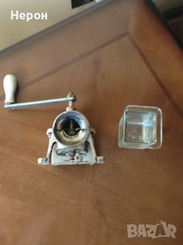 Машинка за млене на пипер/подправки, снимка 7 - Колекции - 53672419