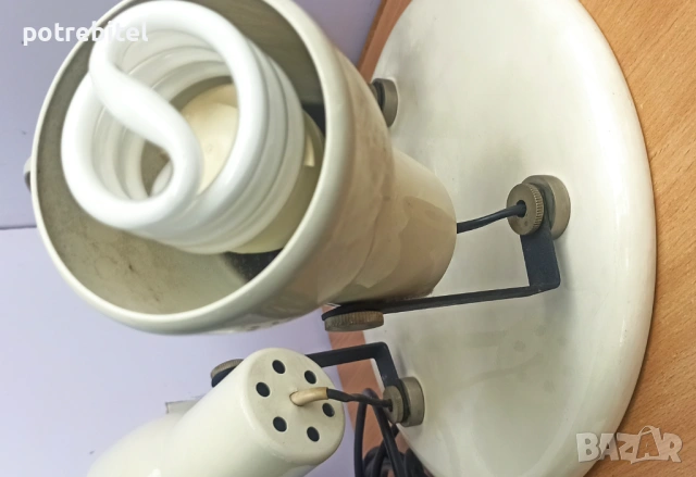 Таванен плафон с три регулируеми лампи + 3 крушки PHILIPS, снимка 2 - Полилеи - 54044246