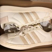 Продавам оригинални маратонки Adidas Parley Superstar, снимка 5 - Маратонки - 45687650