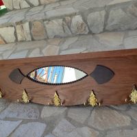 Старинна дървена закачалка с рафт с огледало и месингови двойни държачи , снимка 2 - Декорация за дома - 45312990