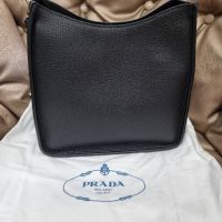 чанта Prada, снимка 3 - Чанти - 45525573