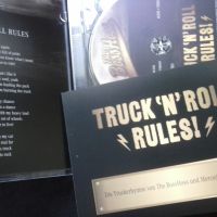 Mercedes Benz presents The BossHoss – Truck 'n' Roll Rules оригинален диск, снимка 2 - CD дискове - 45707921