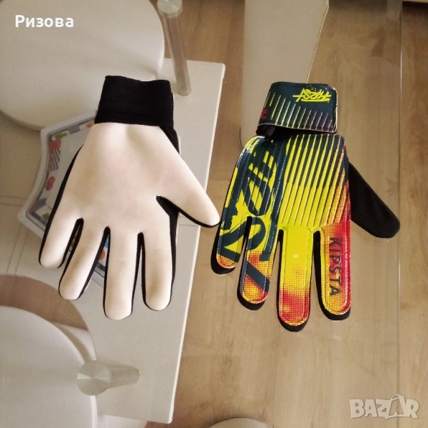 Подарявам очила за плуване и футболни ръкавици, снимка 1