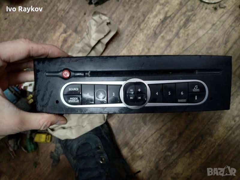 Радио CD Renault Laguna II 2.0 DCI 8200533617C , 2008г, снимка 1