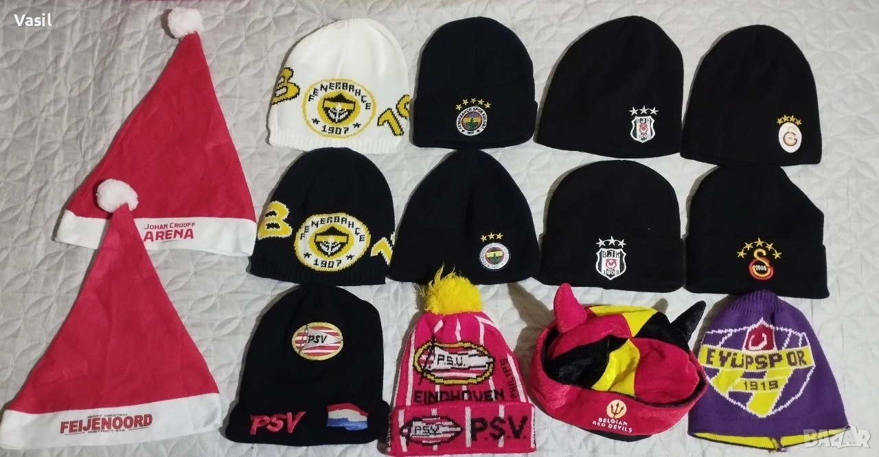 Зимни футболни шапки, снимка 1