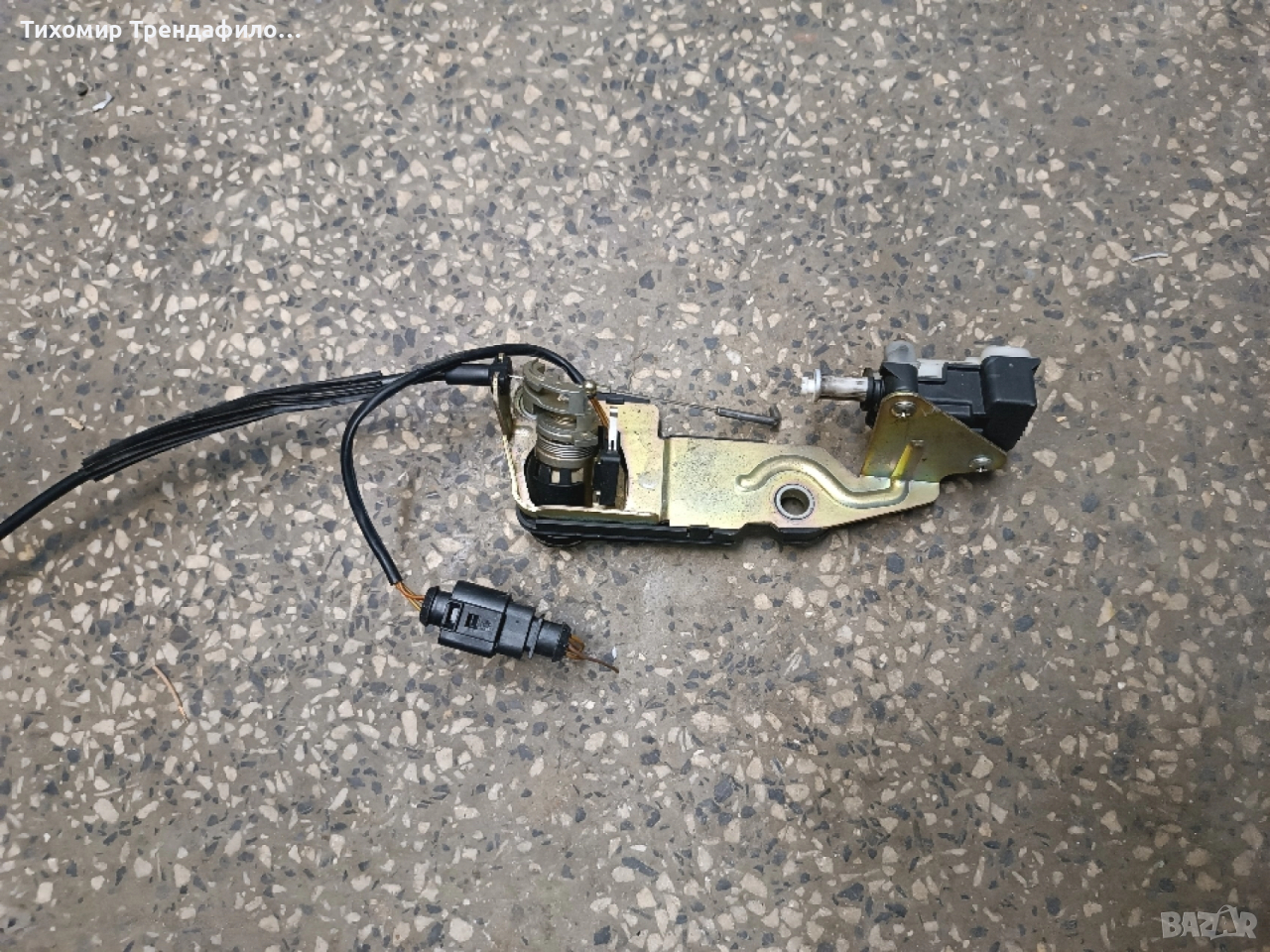 механизъм отваряне НА БАГАЖНИКА VW PASSAT B5 3B9827297A 3B0959781D, снимка 1