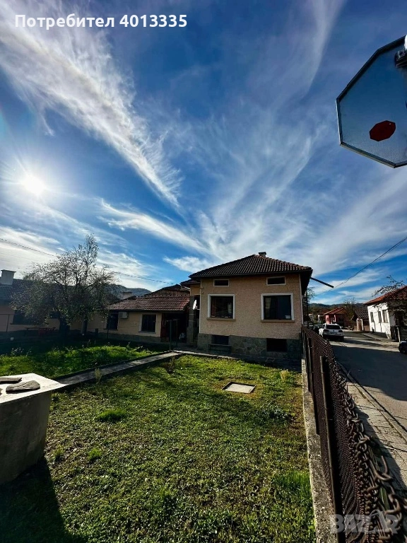 Къща в гр.Априлци, снимка 1