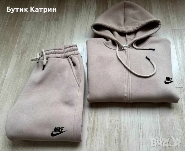 Ватиран дамски комплект Nike , снимка 2 - Спортни екипи - 48689962