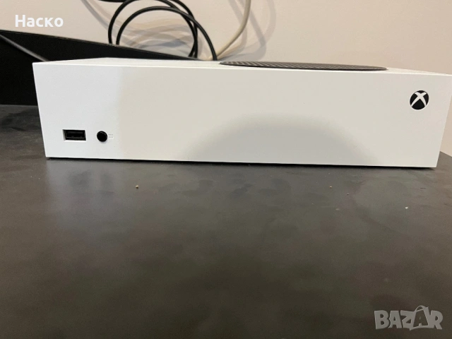 Продавам Xbox series S 512GB Нова, снимка 2 - Xbox конзоли - 53880851