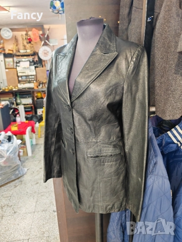 Дамско кожено сако, яке Hennes 38 номер, снимка 3 - Сака - 51934928