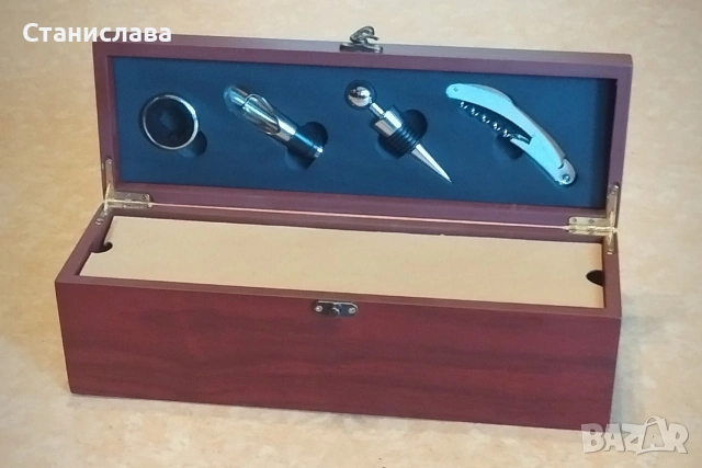 Кутия с аксесоари за вино нова