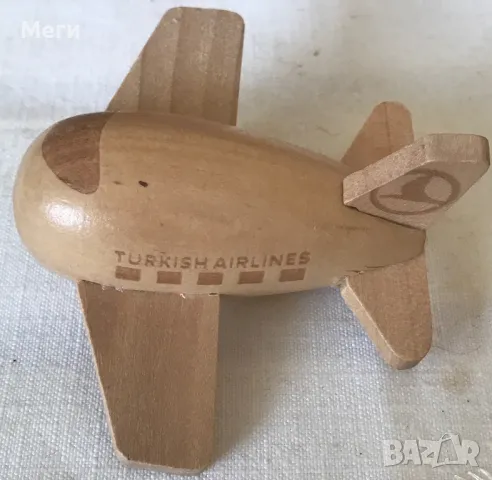 Колекционерска Фигурка Turkish Airlines Wooden Plane with Figure Doll, снимка 2 - Колекции - 47257226