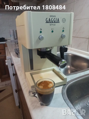 Кафе машина Гаджия с ръкохватка крема диск, работи перфектно , снимка 3 - Кафемашини - 51088241