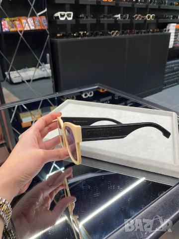 очила с черен обикновен калъф и ув защита christian dior, снимка 3 - Слънчеви и диоптрични очила - 51439485