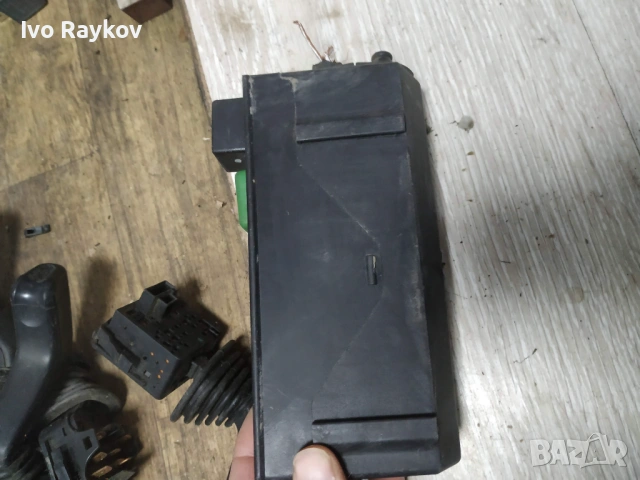 Бушонна Кутия Опел Astra F GM 90560473 , снимка 5 - Части - 48001345