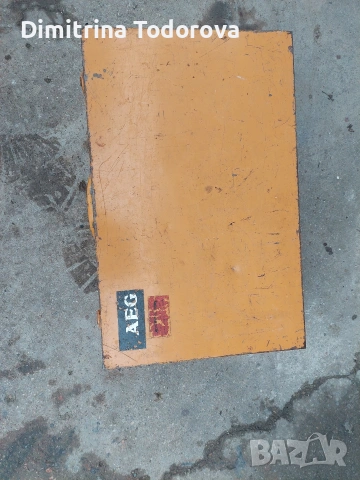 перфоратор AEG, снимка 2 - Бормашини - 53721396