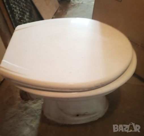 Тоалетна чиния с капак, фаянсова бяла, снимка 2 - ВИК - 45254145