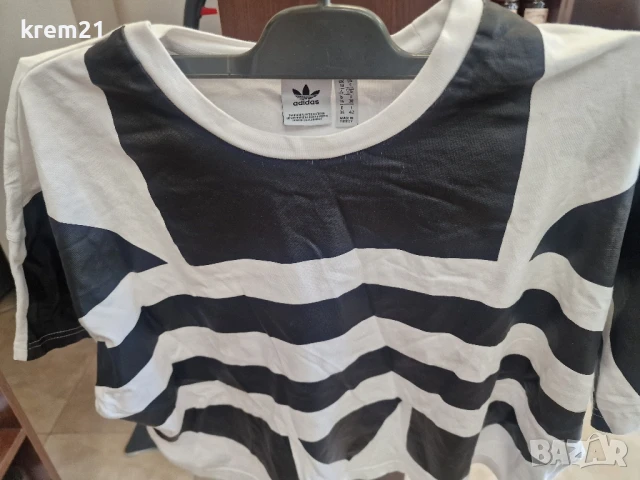 adidas дамска номер S, снимка 2 - Тениски - 50719274