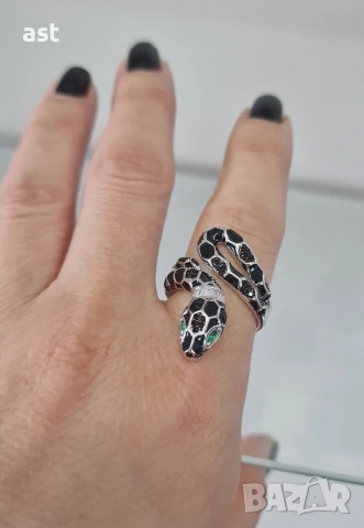 Сребърен пръснен змия