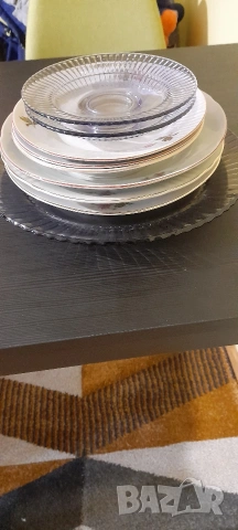 Чинии, чаши порцеланови и стъклени, някои със златен кант, прибори, ножове, снимка 8 - Съдове за готвене - 52664563